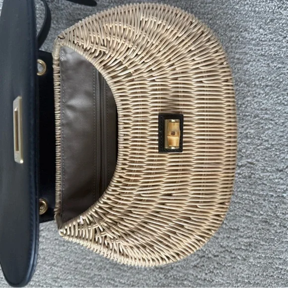 Woven Handbag with Bamboo Handle - Picture 6 of 6